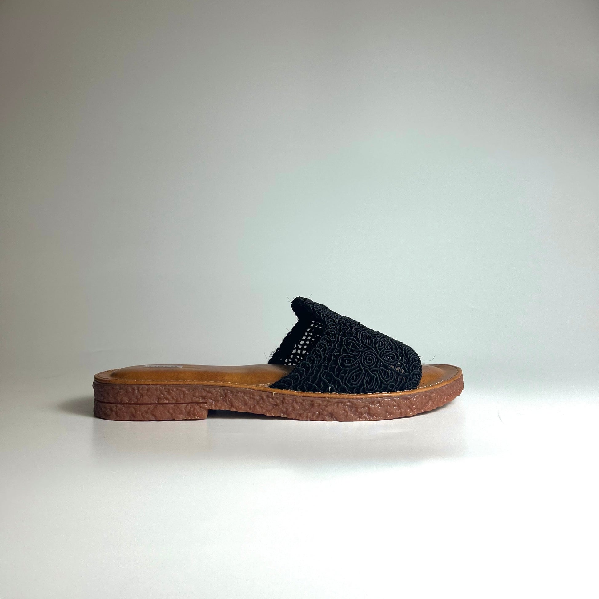 Sutras of Sand - Flat Cushioned