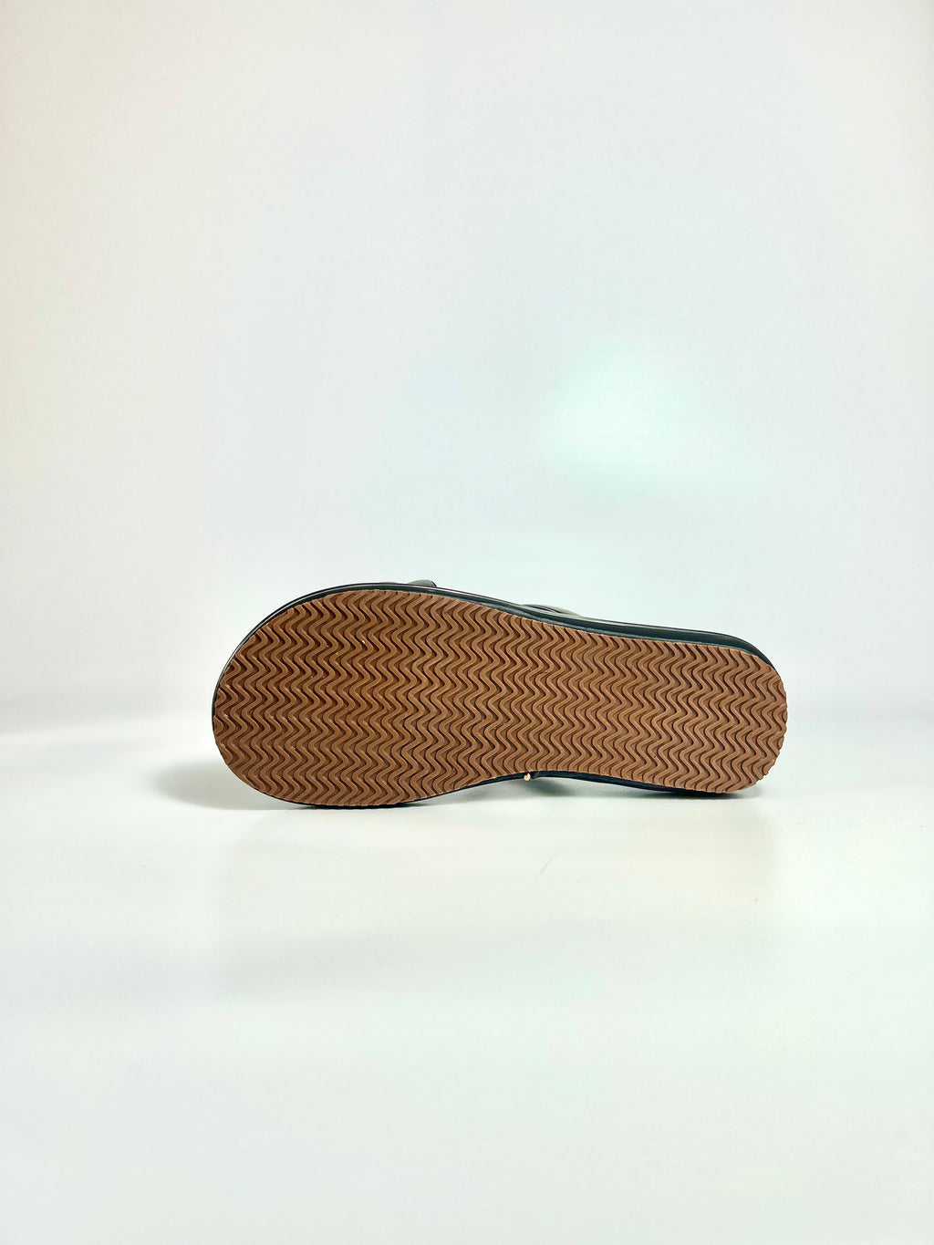 The Soft Rise – Black Flatform Slip-On