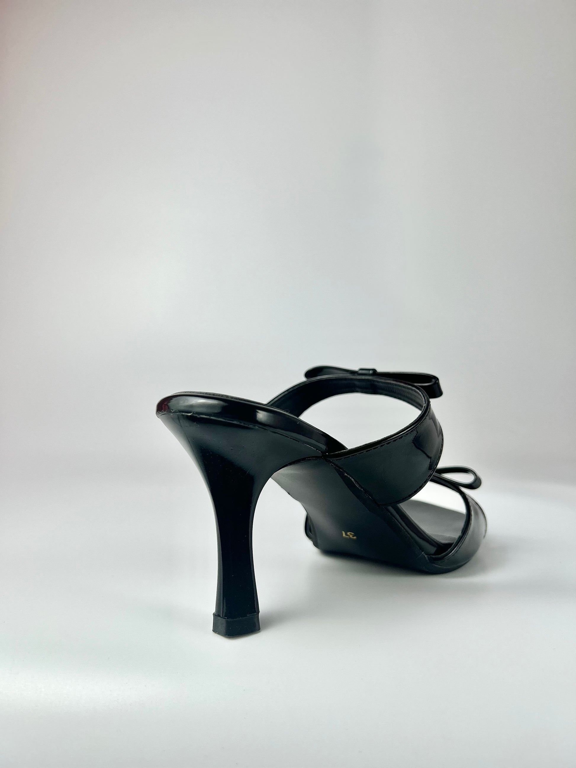 The Final Draft – Black Slip-On