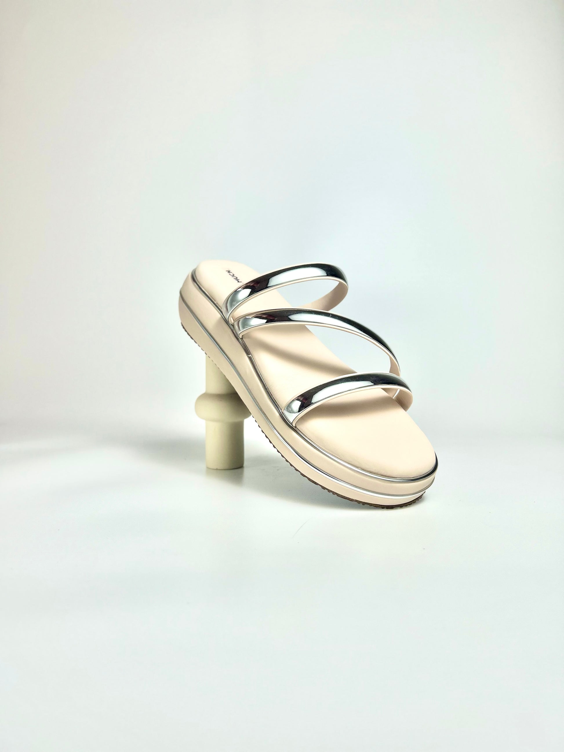 The Soft Rise – Cream Flatform Slip-On
