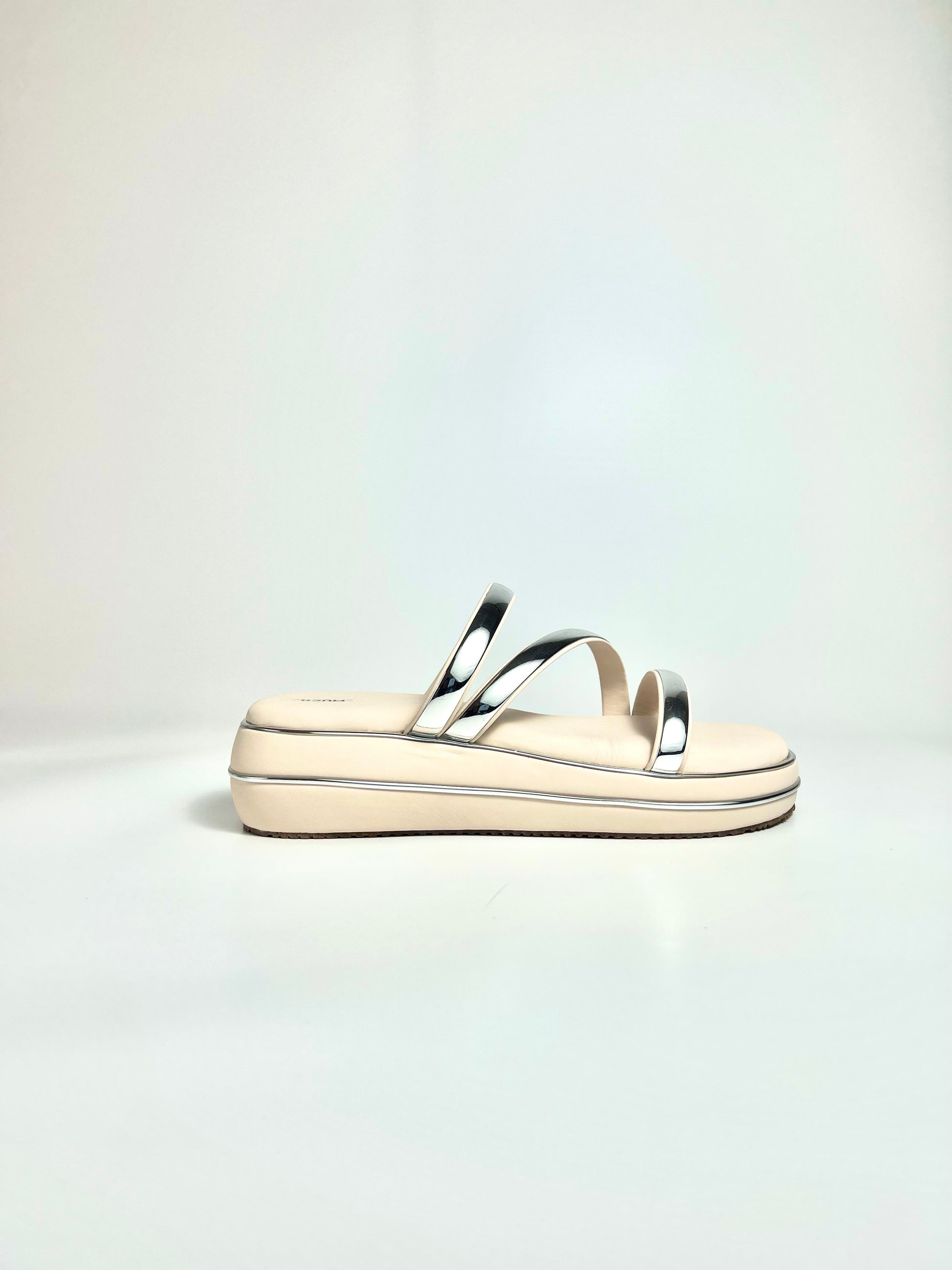 The Soft Rise – Cream Flatform Slip-On