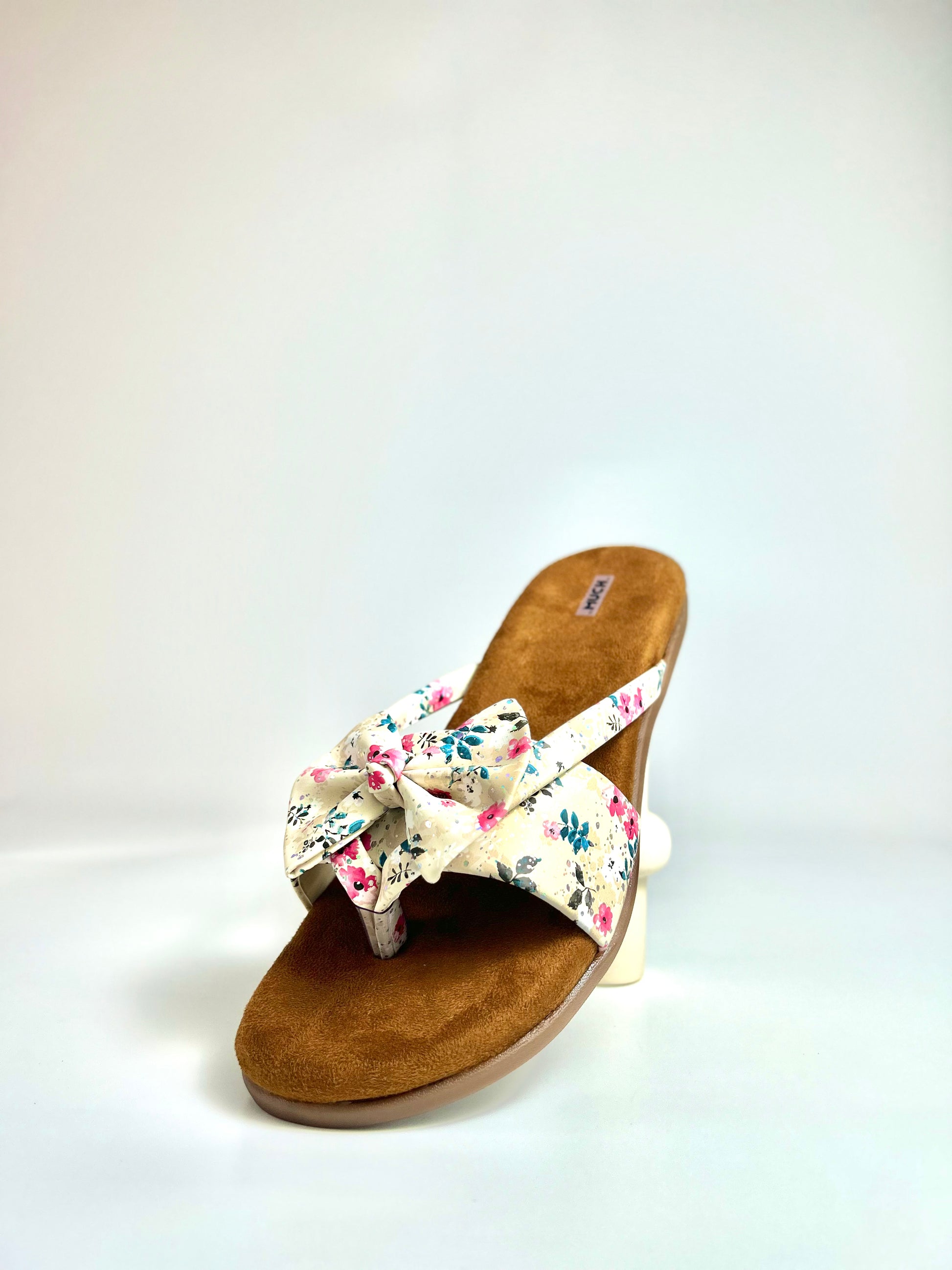 The Petal Pause – Cream Floral Slip-On Flat
