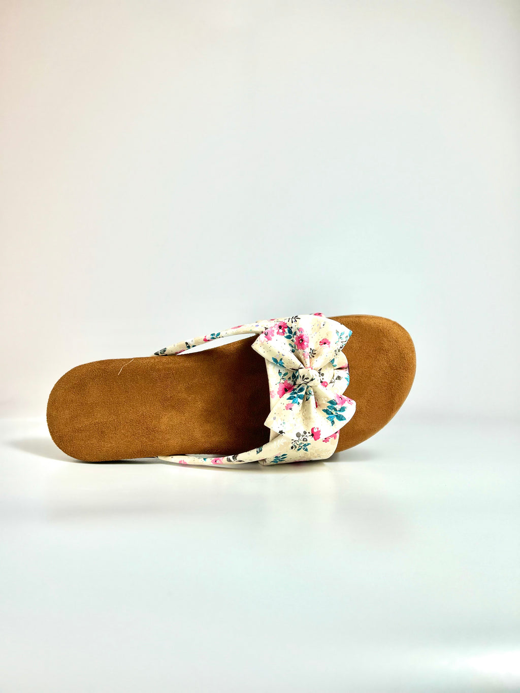 The Petal Pause – Cream Floral Slip-On Flat