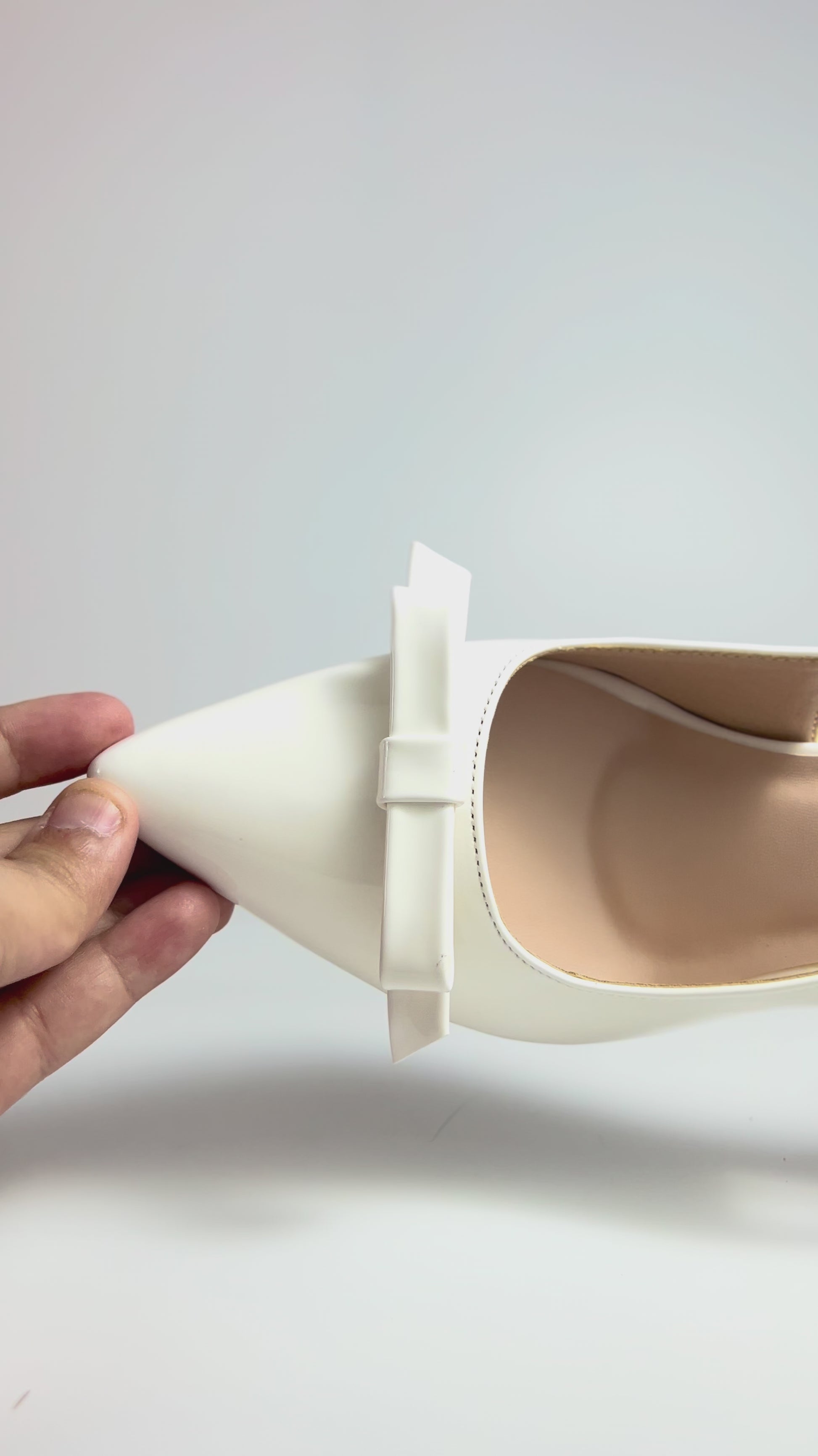 The Neutral Note – White Mules