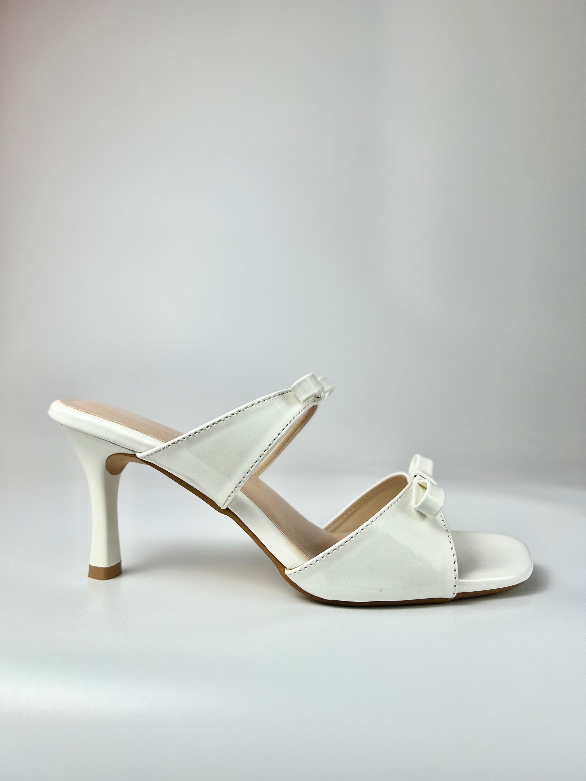 The Final Draft – White Slip-On